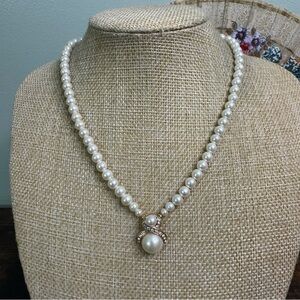 Marvella by Monet White Glass Pearl Pendant Choker Necklace Crystal Accents 18”